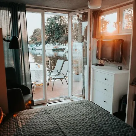 Waterhome 1 Bateau-hôtel