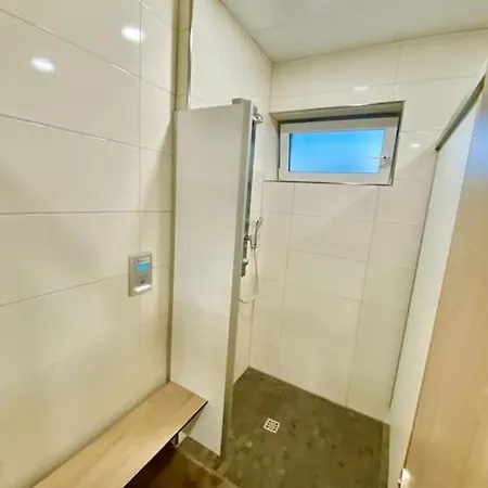 Waterhome 1 *